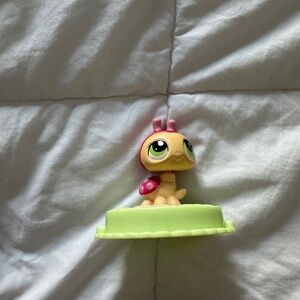 Littlest Pet Shop Figure Collectible LPS Mini Toy Pink Green Base